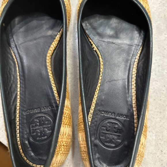 Tory Burch Reva Raffia Straw Logo Ballet Flat - Picture 9 of 11